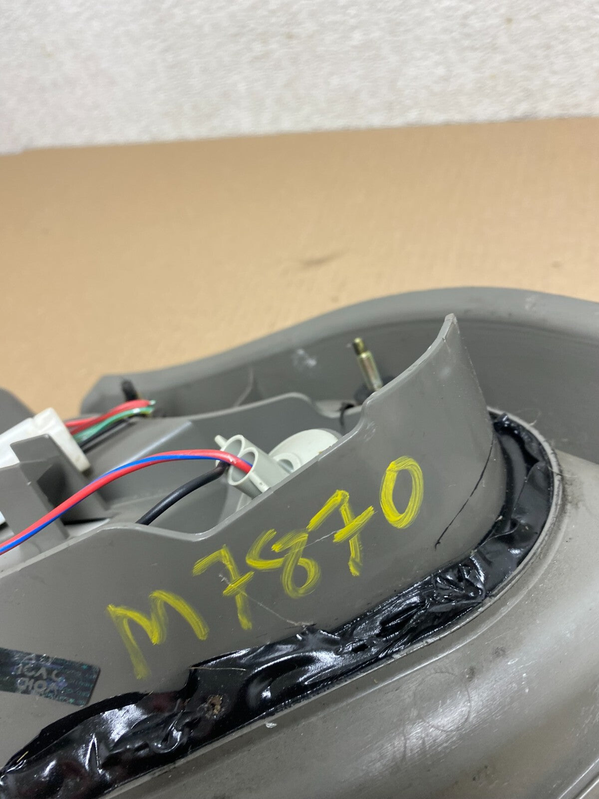 2002 2003 Nissan Maxima Right Passenger RH Side Tail Light M7870 DW9