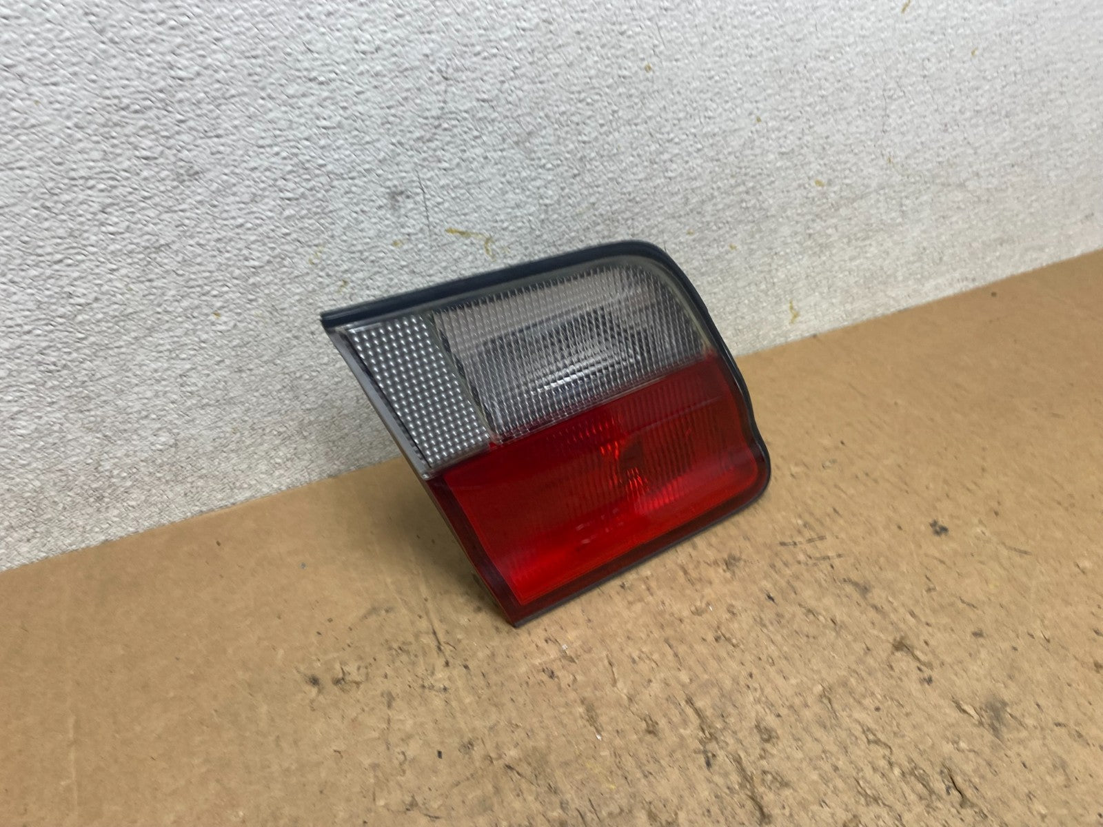 1995 1996 Nissan Maxima Left Driver LH Side Inner Tail Light Oem Q8023 DW2