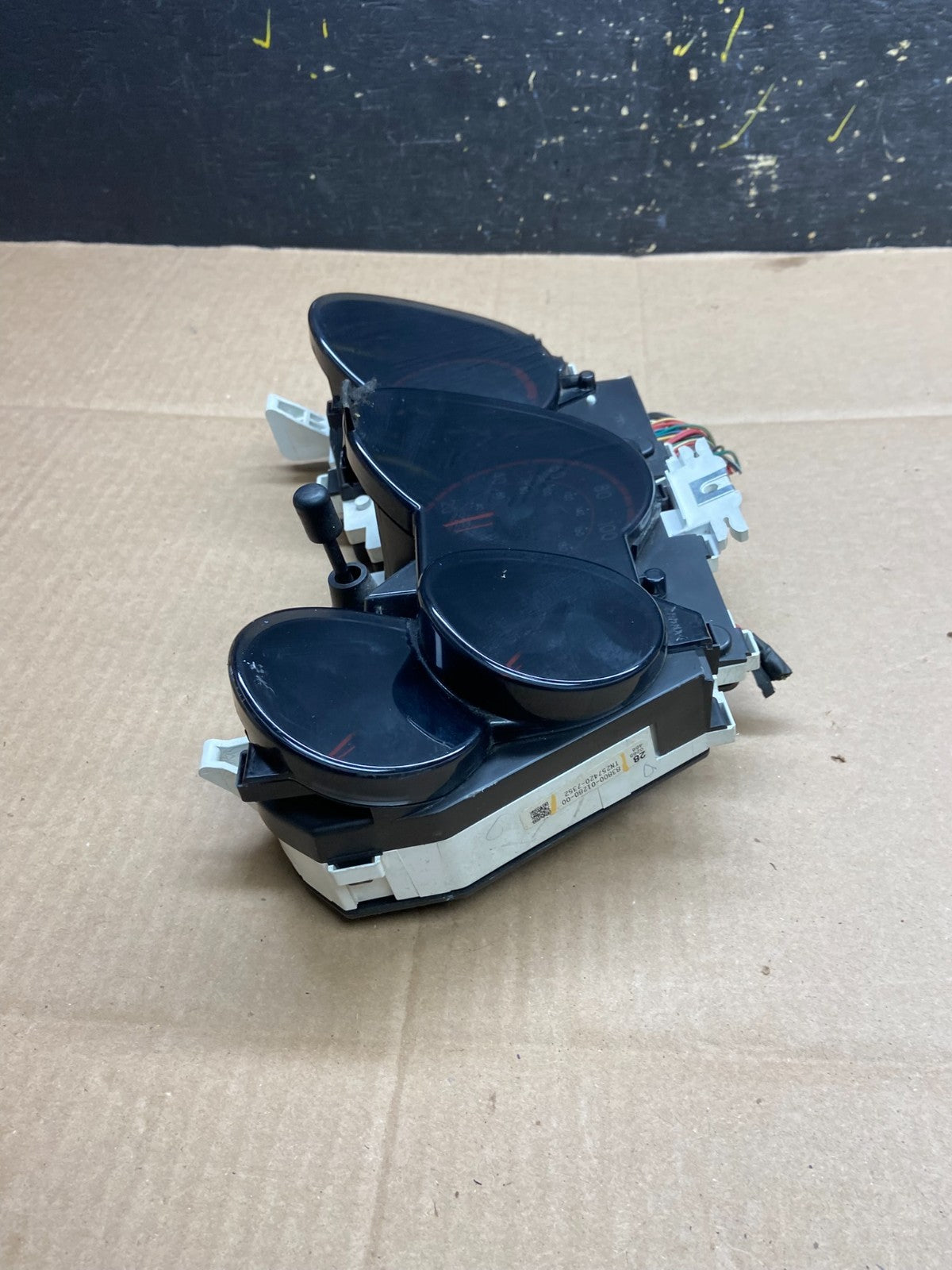 2005 2006 2007 Pontiac Vibe Speedometer Instrument Cluster Gauges Y2106 DG2