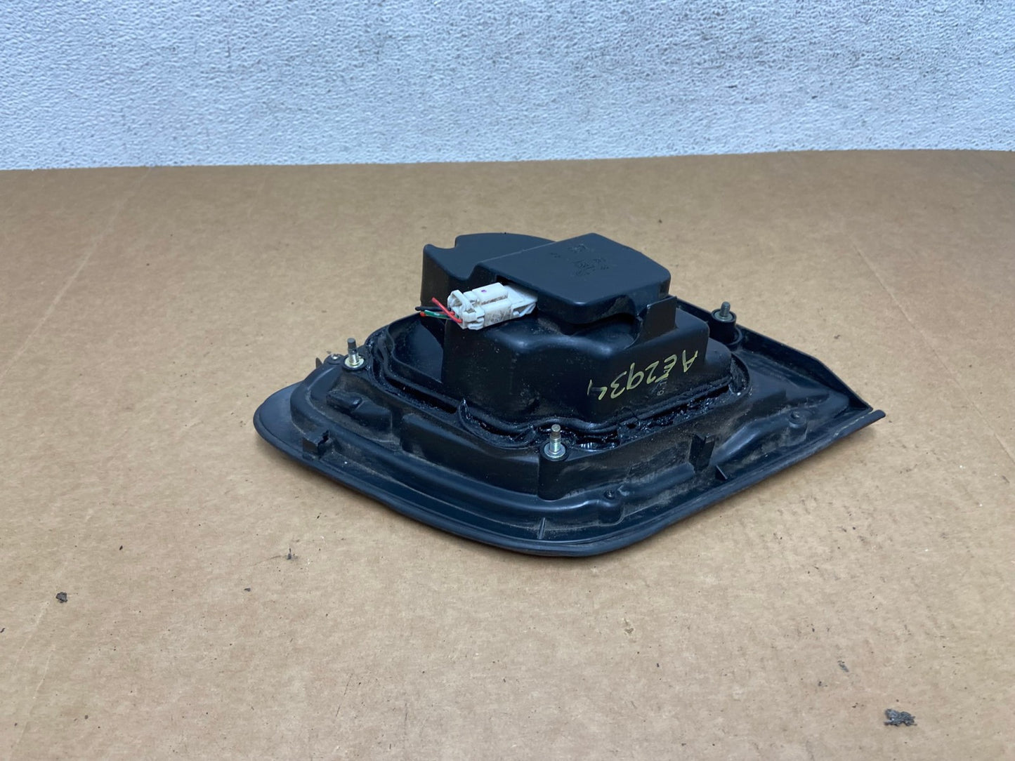 1997 1998 1999 Nissan Maxima Right Passenger RH Inner Tail Light AE2934 LK6