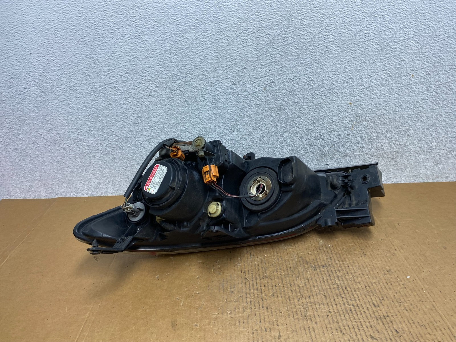 XENON 2004 to 2009 Mazda 3 Sedan Right Passenger Rh Side Headlight AE0637 DW5