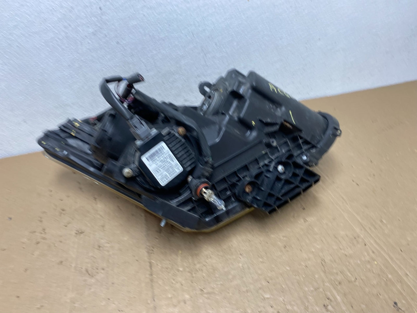 2008 to 2013 Nissan Rogue HID Xenon Headlight Left Driver Lh Side AC6012 DW12