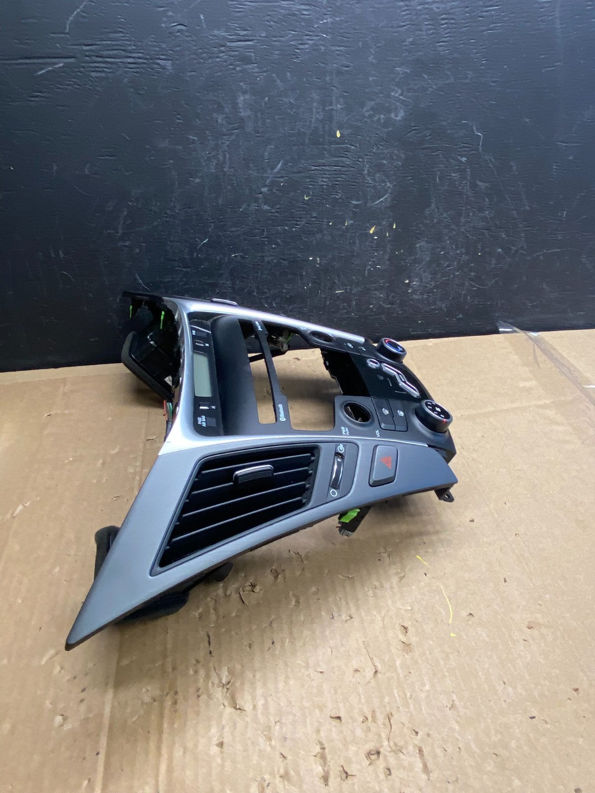 2011 - 2014 Hyundai Sonata Center Radio Climate Control Air Vent Bezel ad2212 DG1