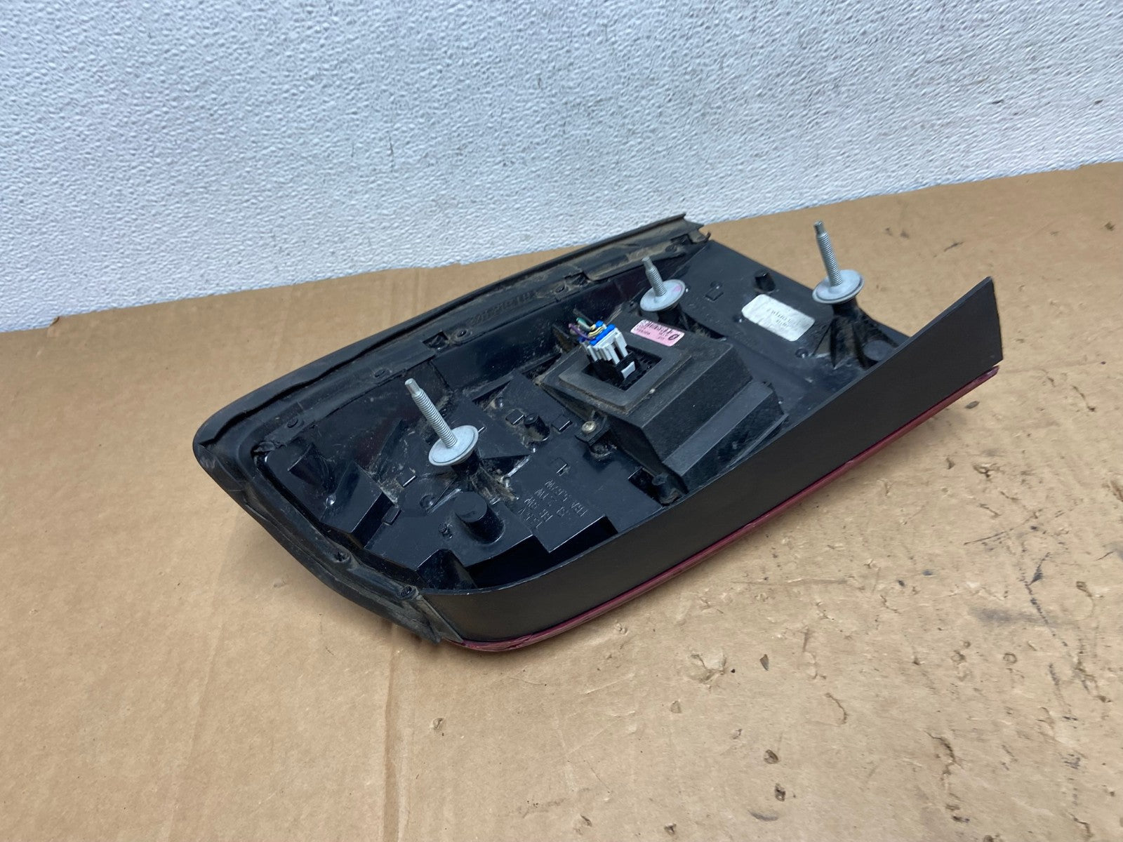 2000 to 2005 Cadillac Deville Left Driver Lh Side Tail Light AD3280 LK6