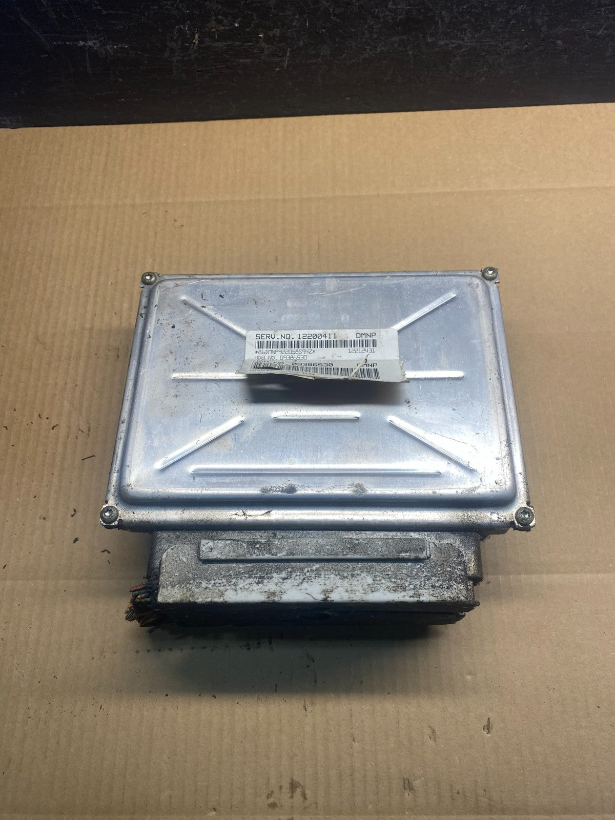 2001-2002 Silverado Tahoe Engine Computer Module 12200411 ECM ECU AC9038 DG0