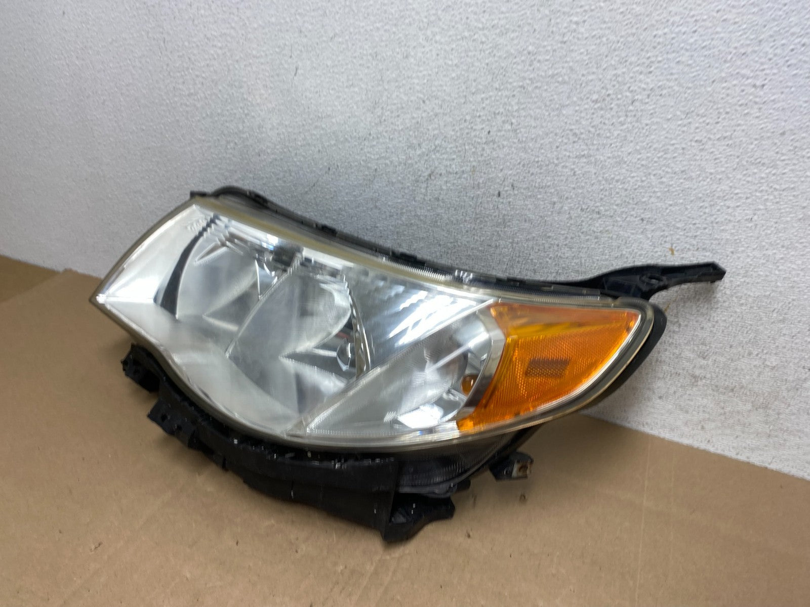 2009-2013 Subaru Forester Left Driver LH Halogen Headlight AE4949 DW1