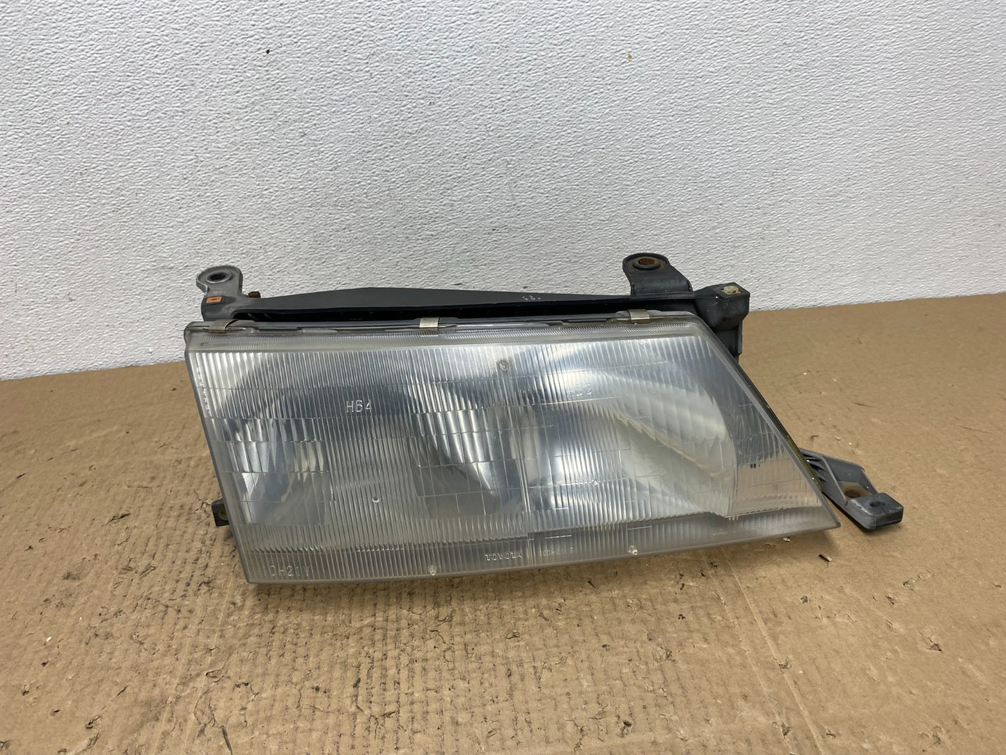 1995-1997 Toyota Avalon Right Passenger RH Side Headlight AC4091 DW0