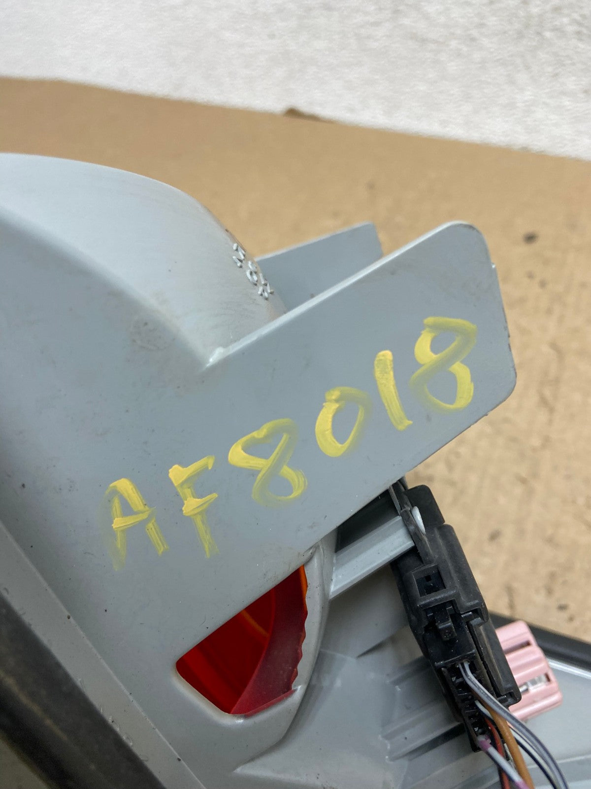 1996 - 1999 Mercedes-Benz E W210 E320 Left Driver Side Tail Light AF8018 LK5