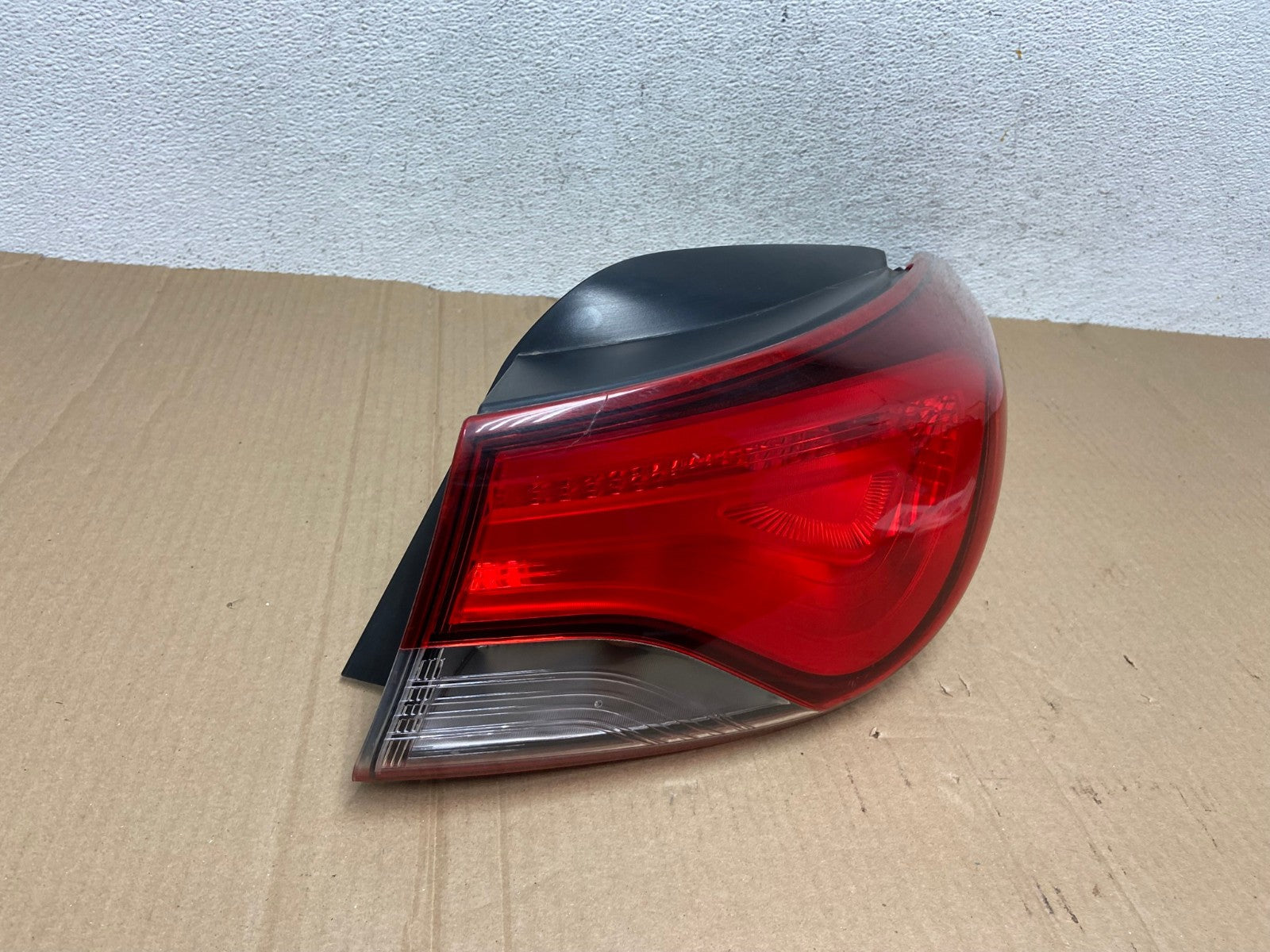 2014 2015 2016 Hyundai Elantra Sedan Right Passenger RH Tail Light AE8912 LK2