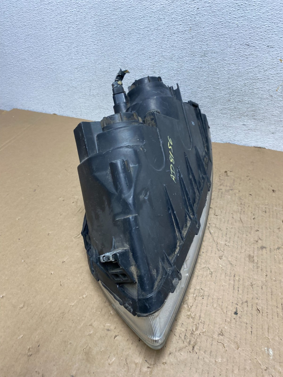 2006-2008 Hyundai Sonata Right Passenger Rh Side Headlight Halogen AD8156 DW8