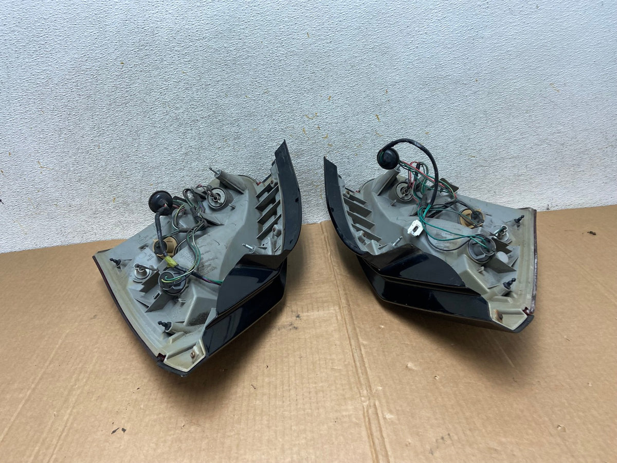 2004 to 2008 Nissan Maxima Left+Right Set Black Tail Lights AI3778 LK8