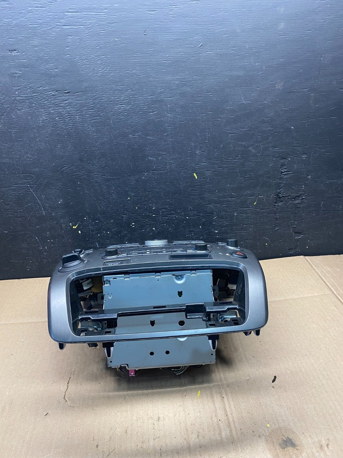 2008 to 2012 Nissan Armada Bose Radio CD Player A/C Climate Control OEM P2026 DG1