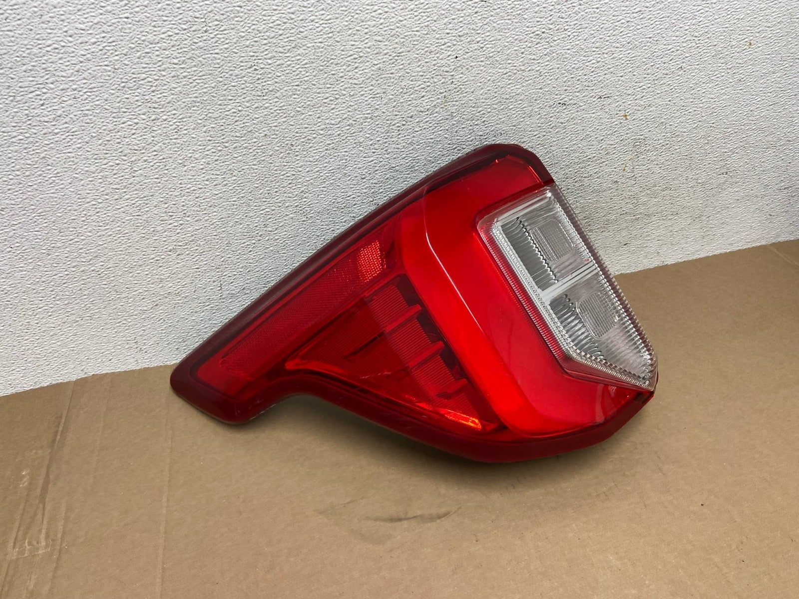 2020 2021 2022 2023 Ford Explorer Left Driver Lh Side Tail light AD6390 LK2