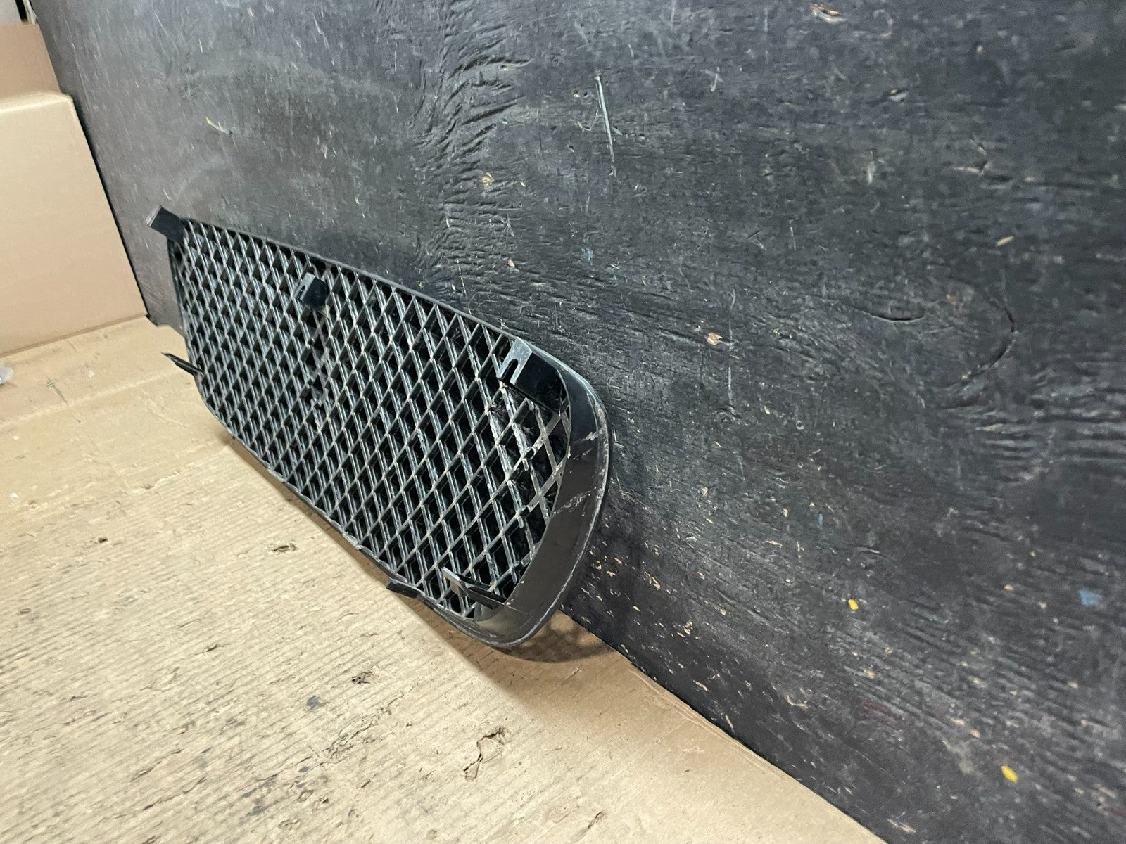 2002 to 2003 Nissan Maxima Front Grill Glossy Black Honeycomb Mesh U6063 PS7