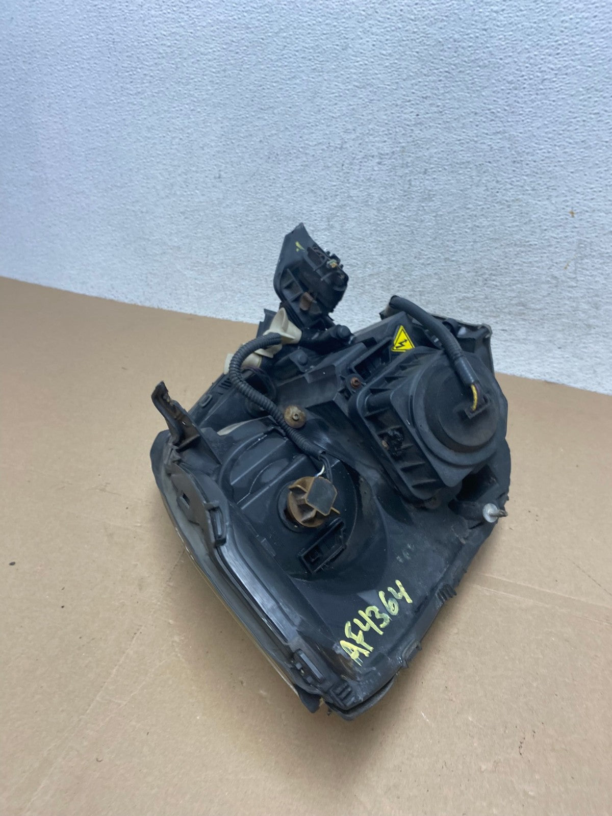 2006 to 2011 Cadillac DTS Left Driver Lh Xenon Hid Headlight AF4364 LK10