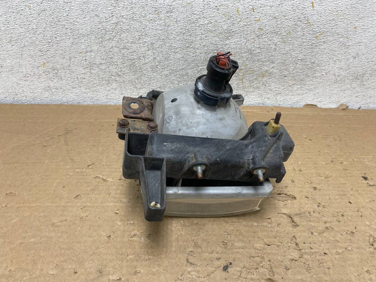 1996-1998 Nissan Pathfinder Right Passenger Side Headlight ah9164 DG7