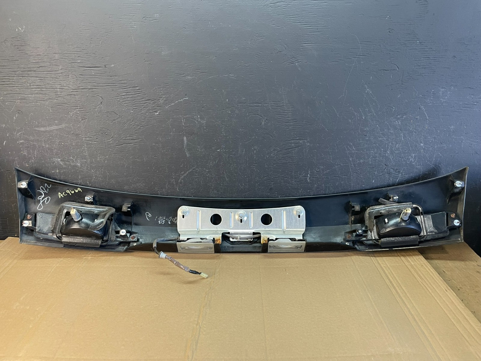2005-2009 Subaru Legacy Outback Tail Lift Gate Trunk Finish Molding ac9669 DG7