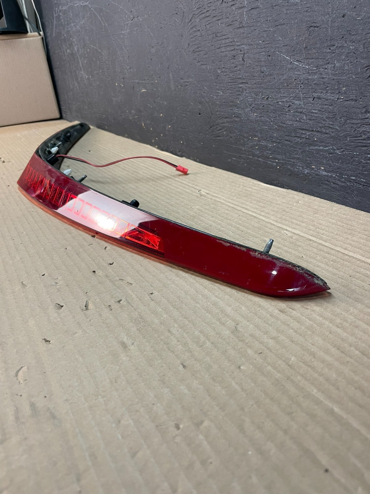 2013 to 2018 Cadillac Ats Trunk Lid Mount 3rd Third Brake Tail Light AF3341 DG1