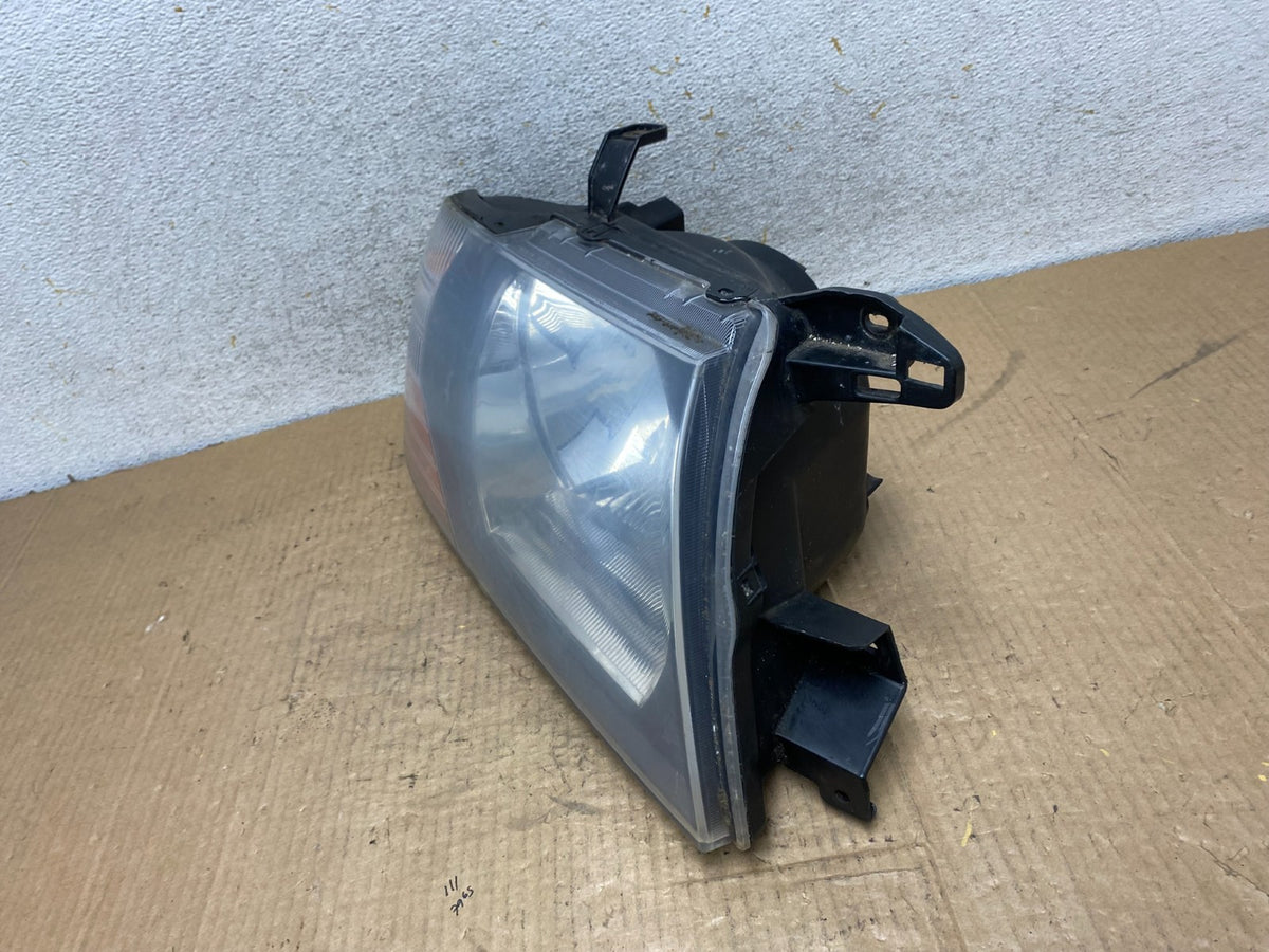 2000 to 2004 Mitsubishi Montero Pajero Right Passenger RH Headlight AI8004 DW1