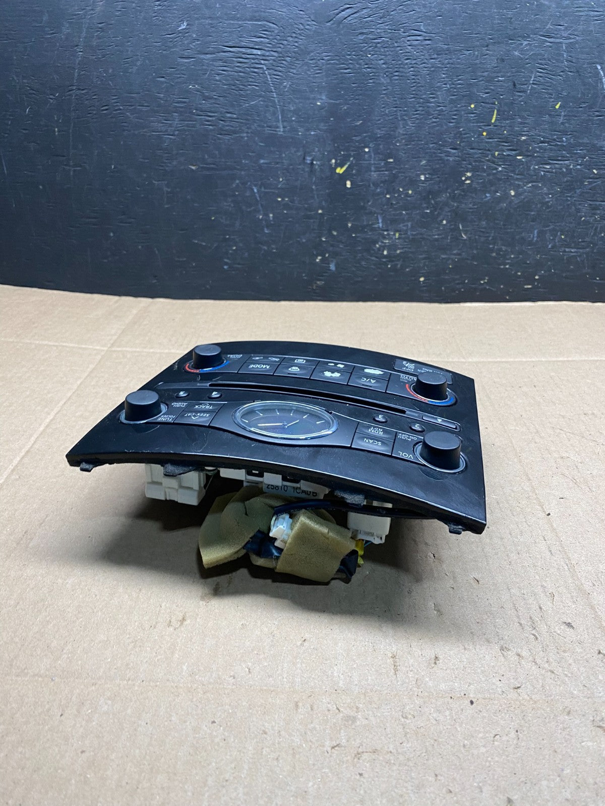 2009 to 2012 Infiniti FX35 Front Radio A/C Heater Switch Control Panel R3029 DG4