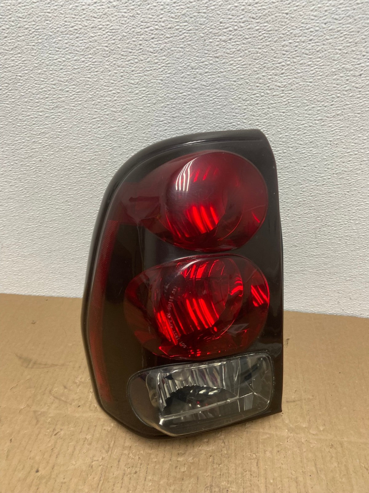 2002 to 2009 Chevrolet Trailblazer Left Driver LH Side Tail Light AB8238 LK0