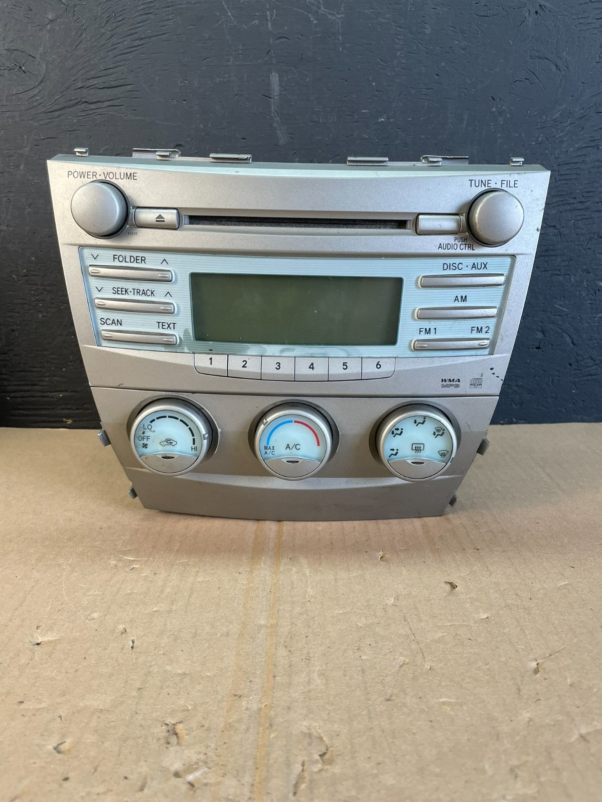 2007 to 2009 Toyota Camry Radio CD Player Climate Control Bezel AD5946 DG0