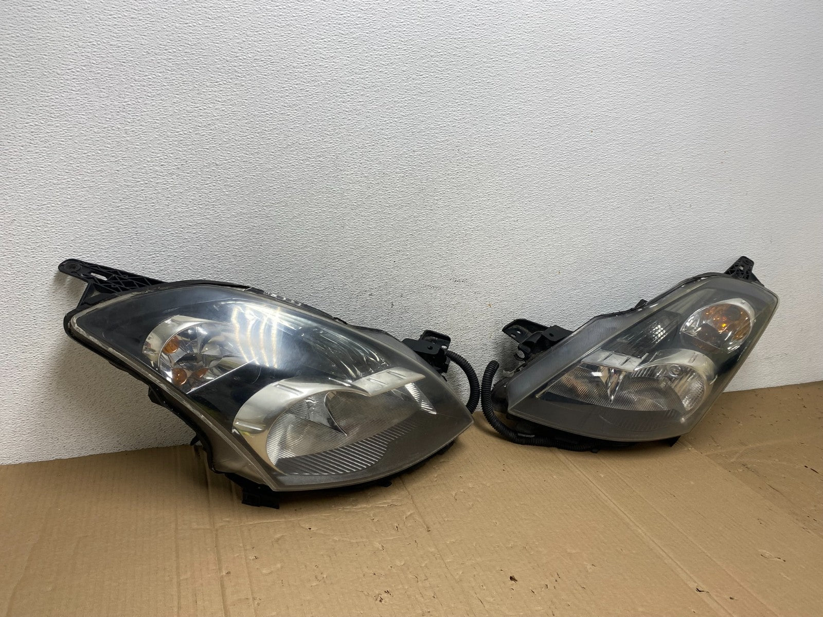 Sedan 2007 2008 2009 Nissan Altima Left+Right Set Headlights AE8945 DW2