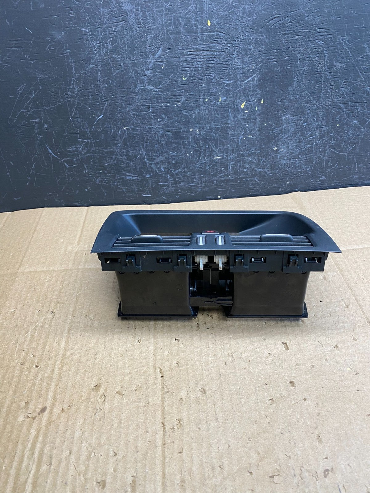2010-2017 Volvo XC60 Radio Screen Bezel Center Dash Vent Hazard Switch ac9470 DG3