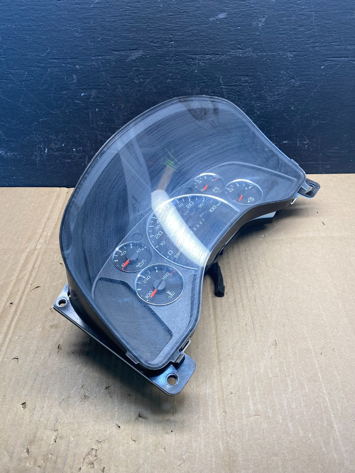 2010 - 2012 Chevrolet Express 2500 3500 Speedometer Cluster Gauge ad1700 DG1