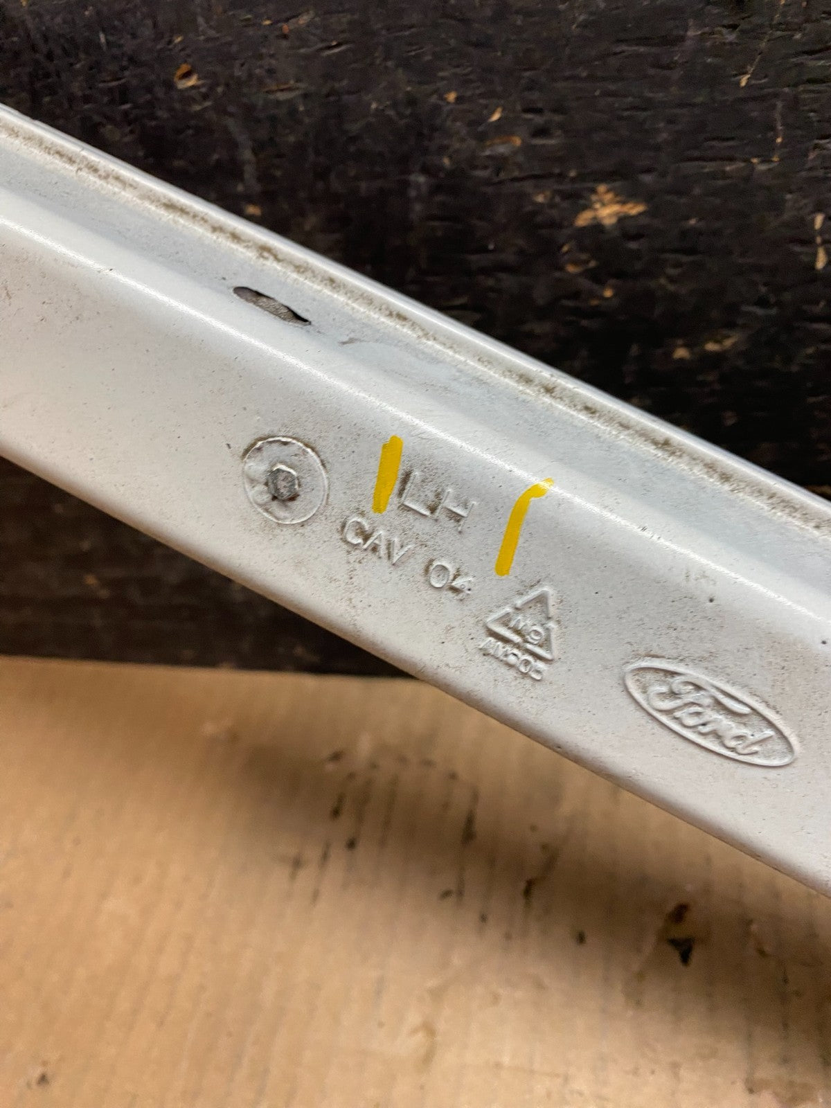 2020 to 2023 Ford Explorer Left Driver LH Upper Tic Bar Oem W6016 DG8