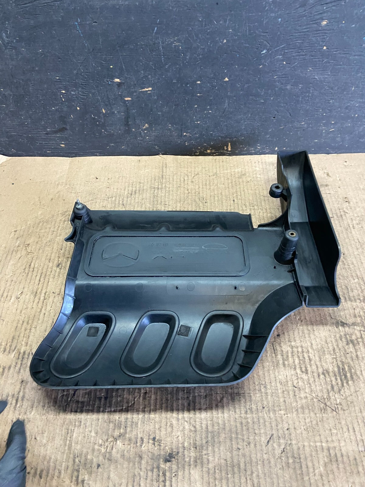 2000 to 2003 Mazda Tribute DOHC 24 VALVE Engine Shield Top Cover O0938 PS4