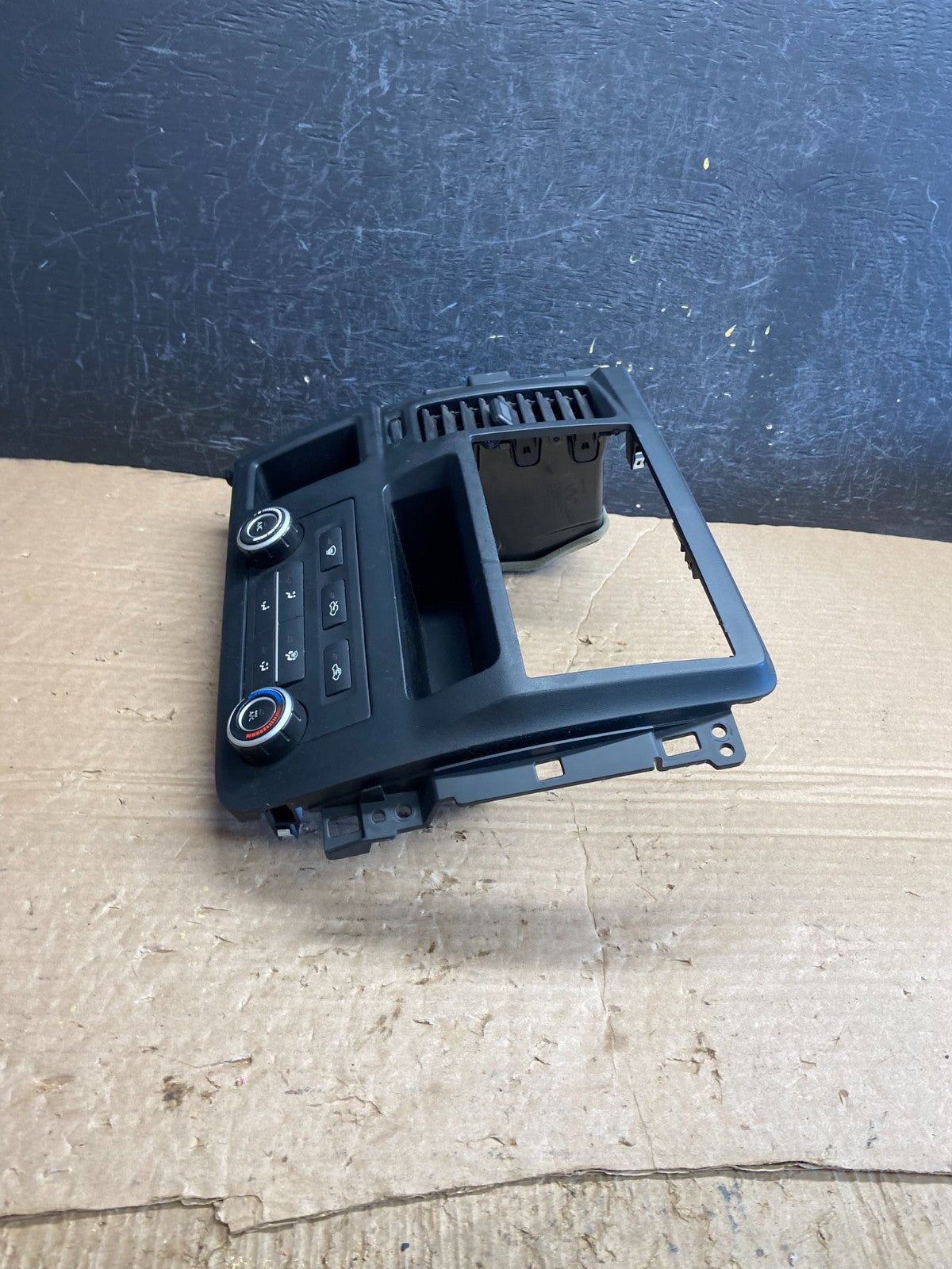 2012-2021 Nissan NV2500 NV3500 Radio Bezel Center Trim Climate Control af2196 DG2
