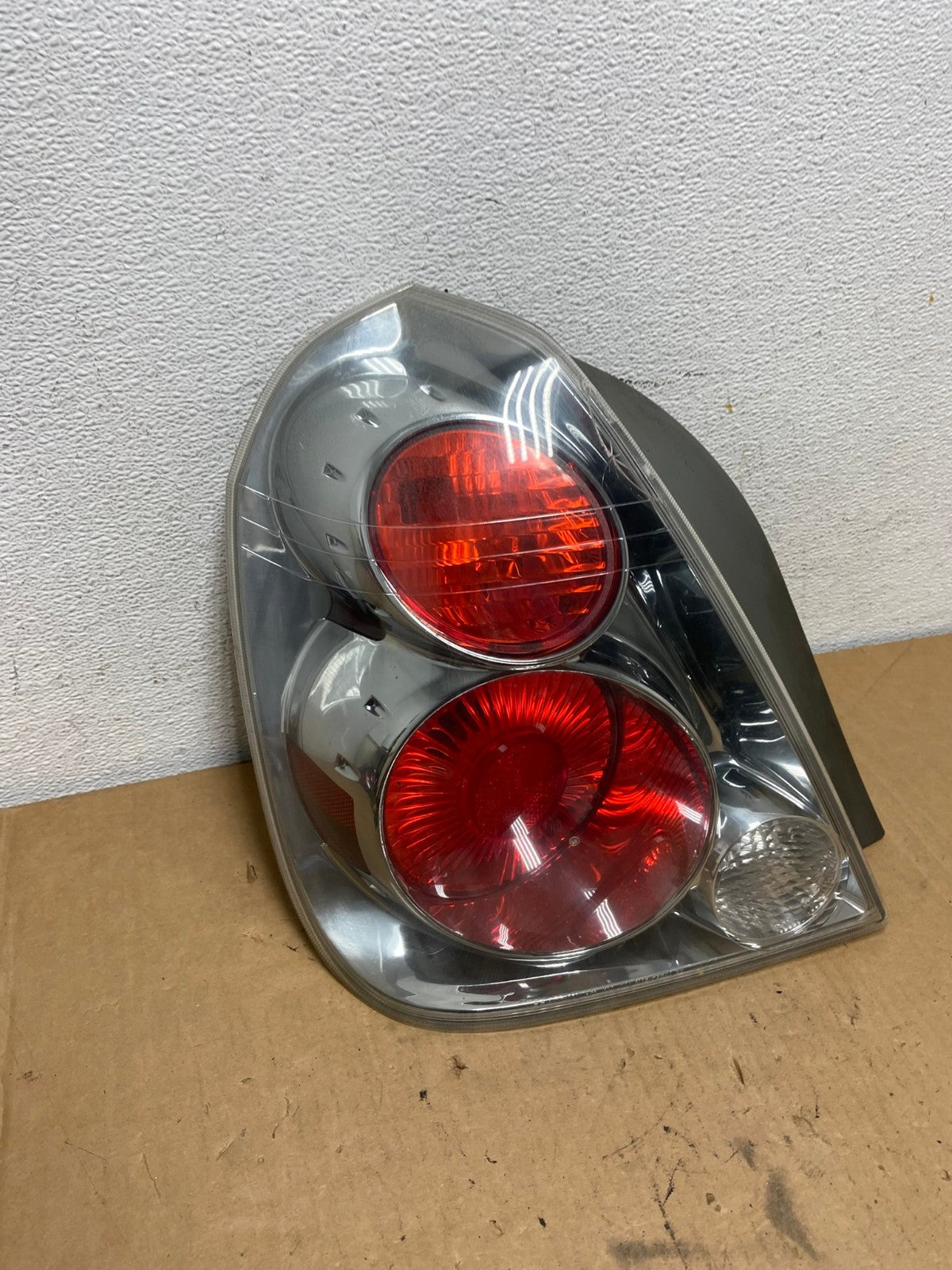 2005 to 2006 Nissan Altima Left Driver Side Tail Light AD2771 LK2