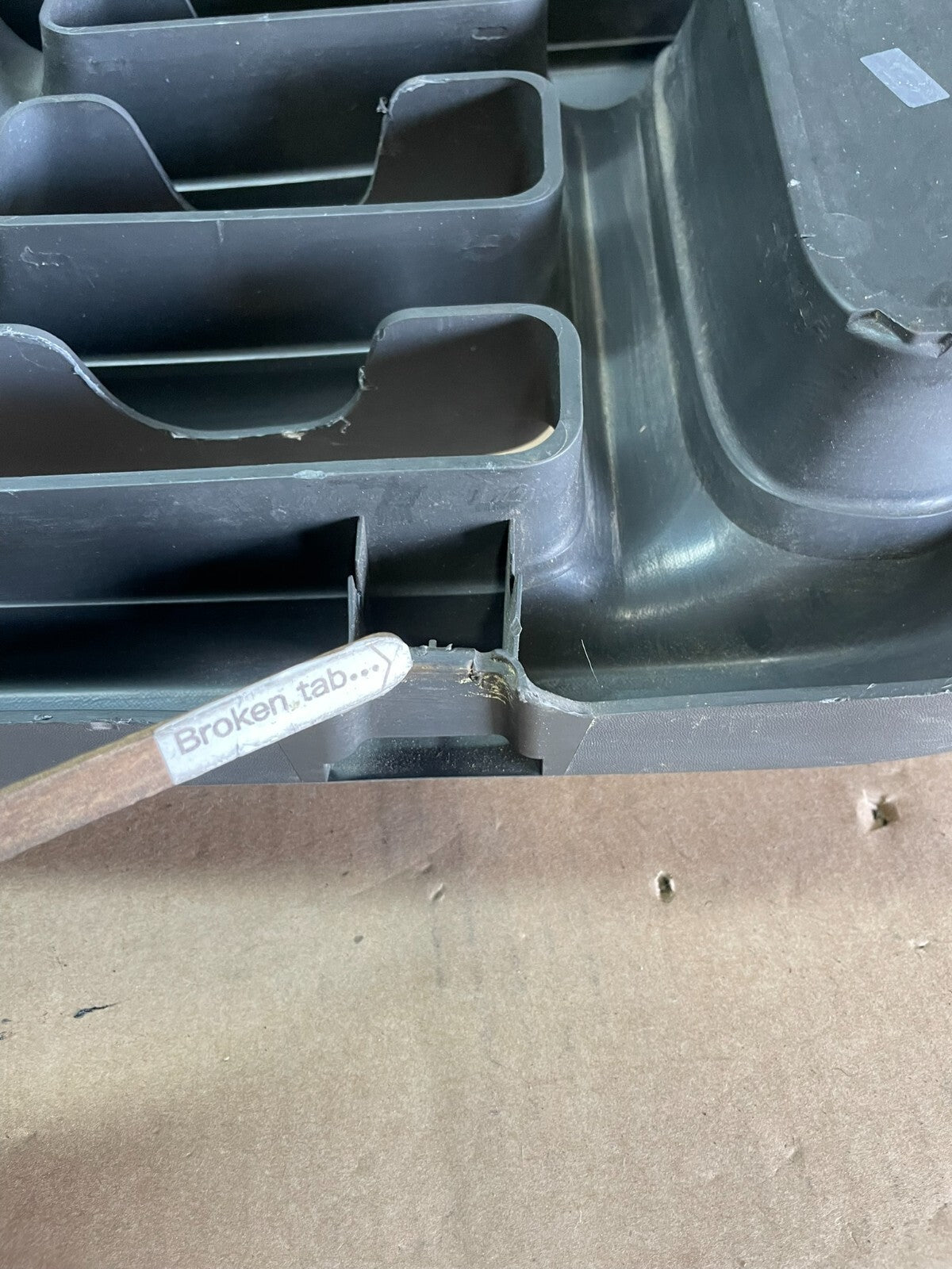 2003 to 2007 Ford Econoline E150 E250 E350 Front Grille Grille L9190 OEM DG14