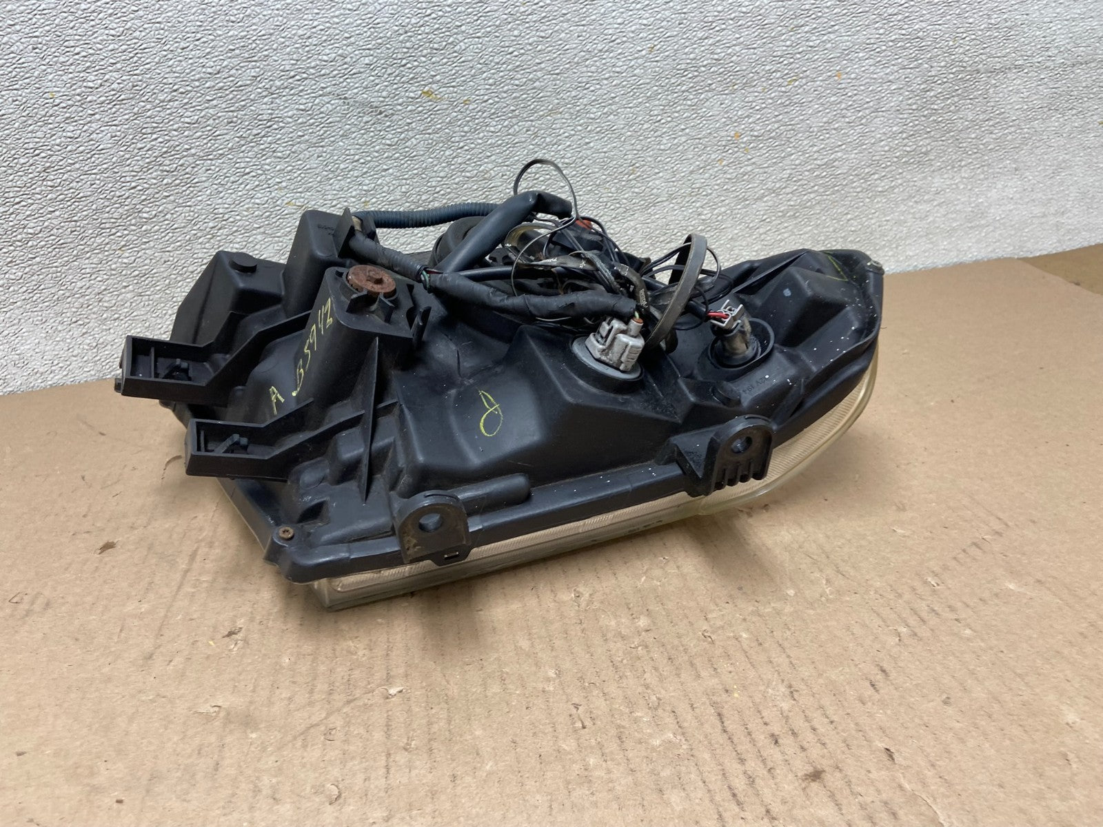 2005-2007 Nissan Pathfinder Halogen Headlight Left Driver LH AB5942 DW4