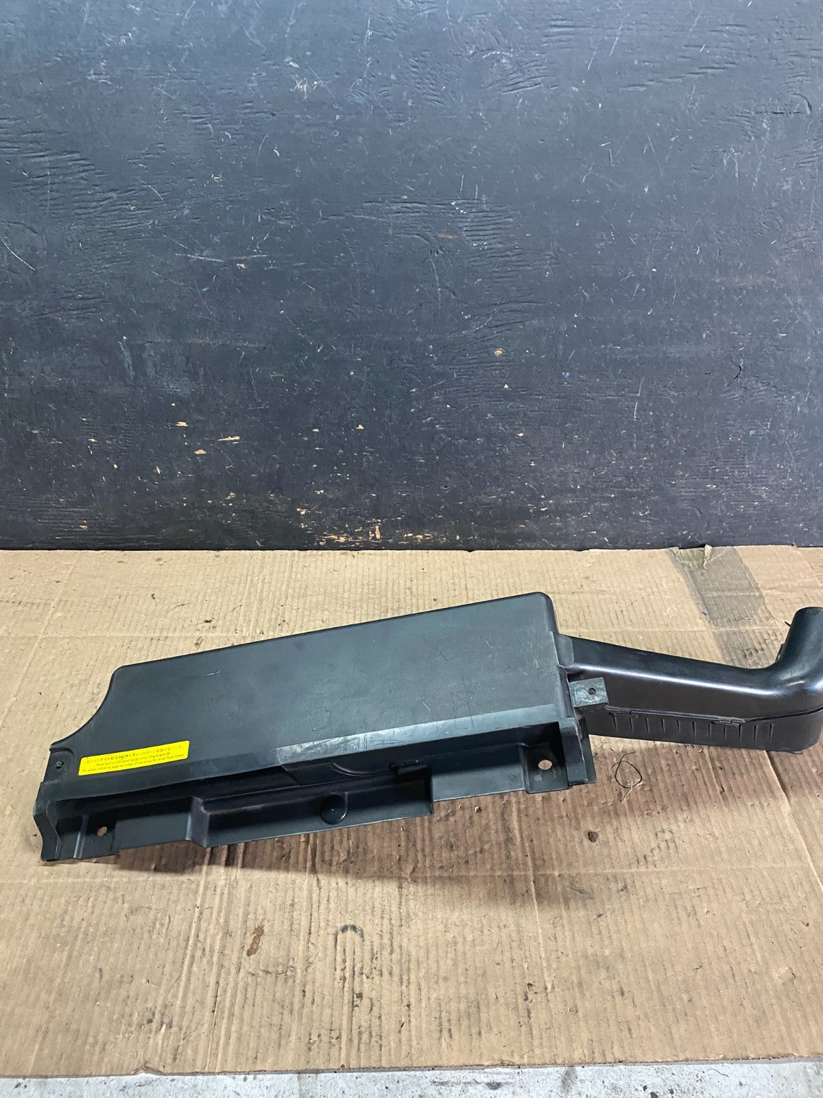 2003 to 2008 Nissan Murano Air Intake Cleaner Duct Q0696 DG1