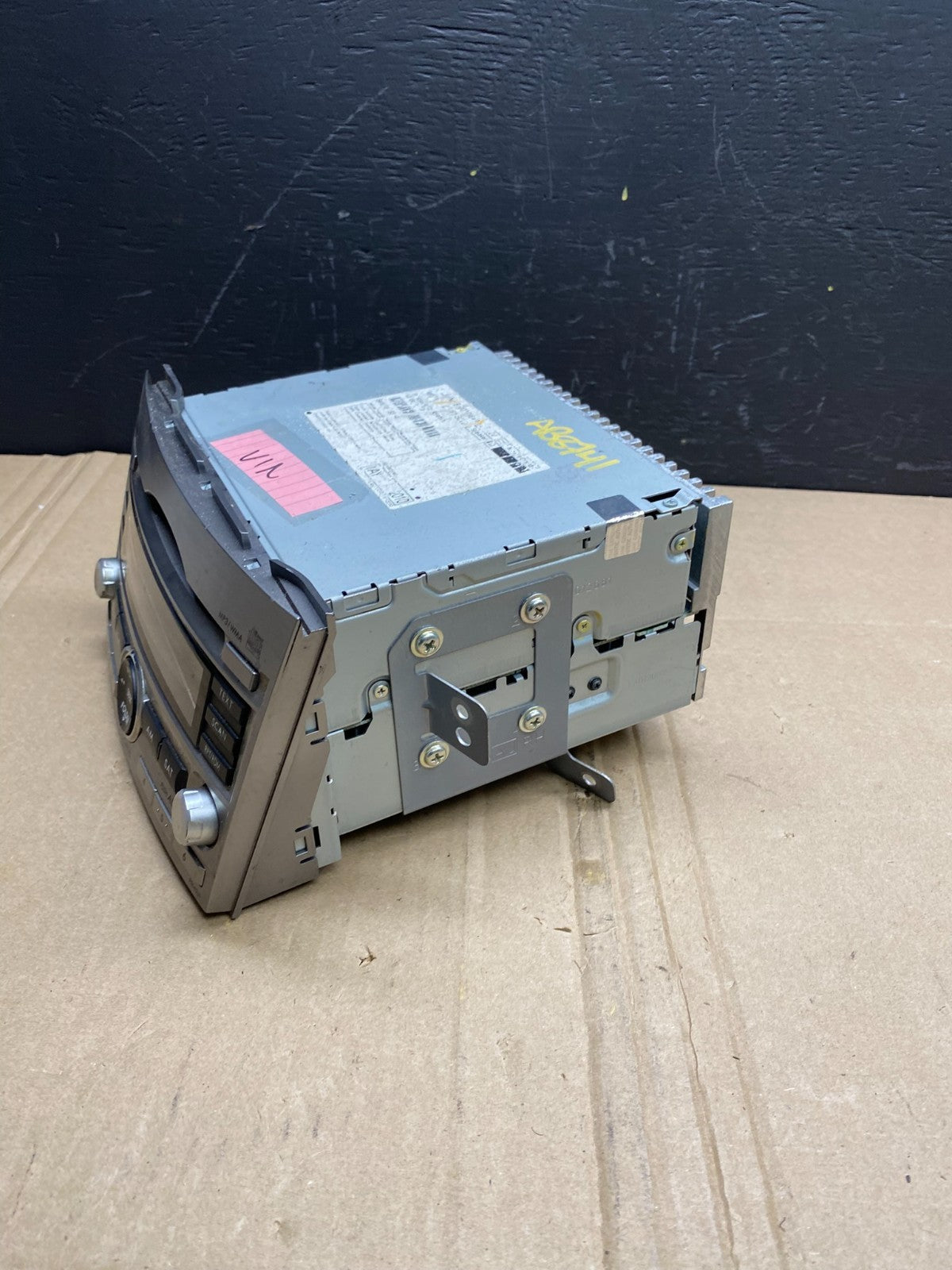 2010 to 2012 Subaru Legacy AM FM CD MP3 Radio Player AB8741 DG2