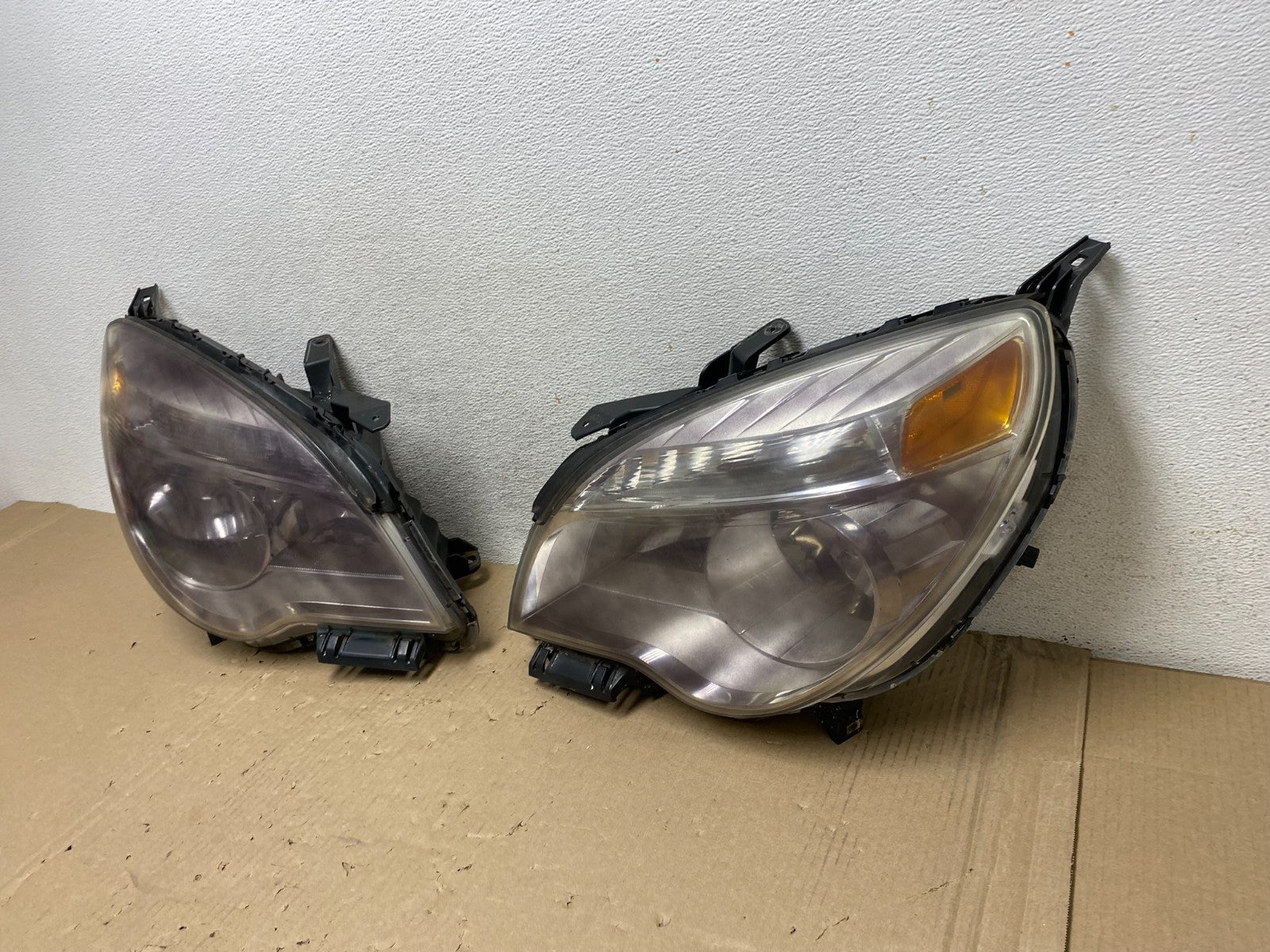 2010 - 2015 Chevrolet Equinox Halogen Headlights Left+Right Side Set AG6923 DW1