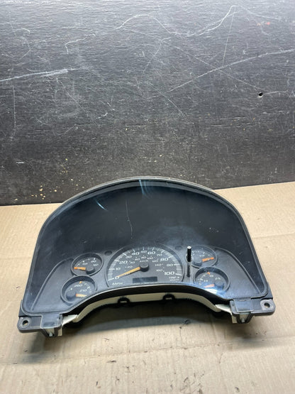 2004 to 2007 Chevrolet Express Speedometer Cluster Gauge OEM X8426 DG3