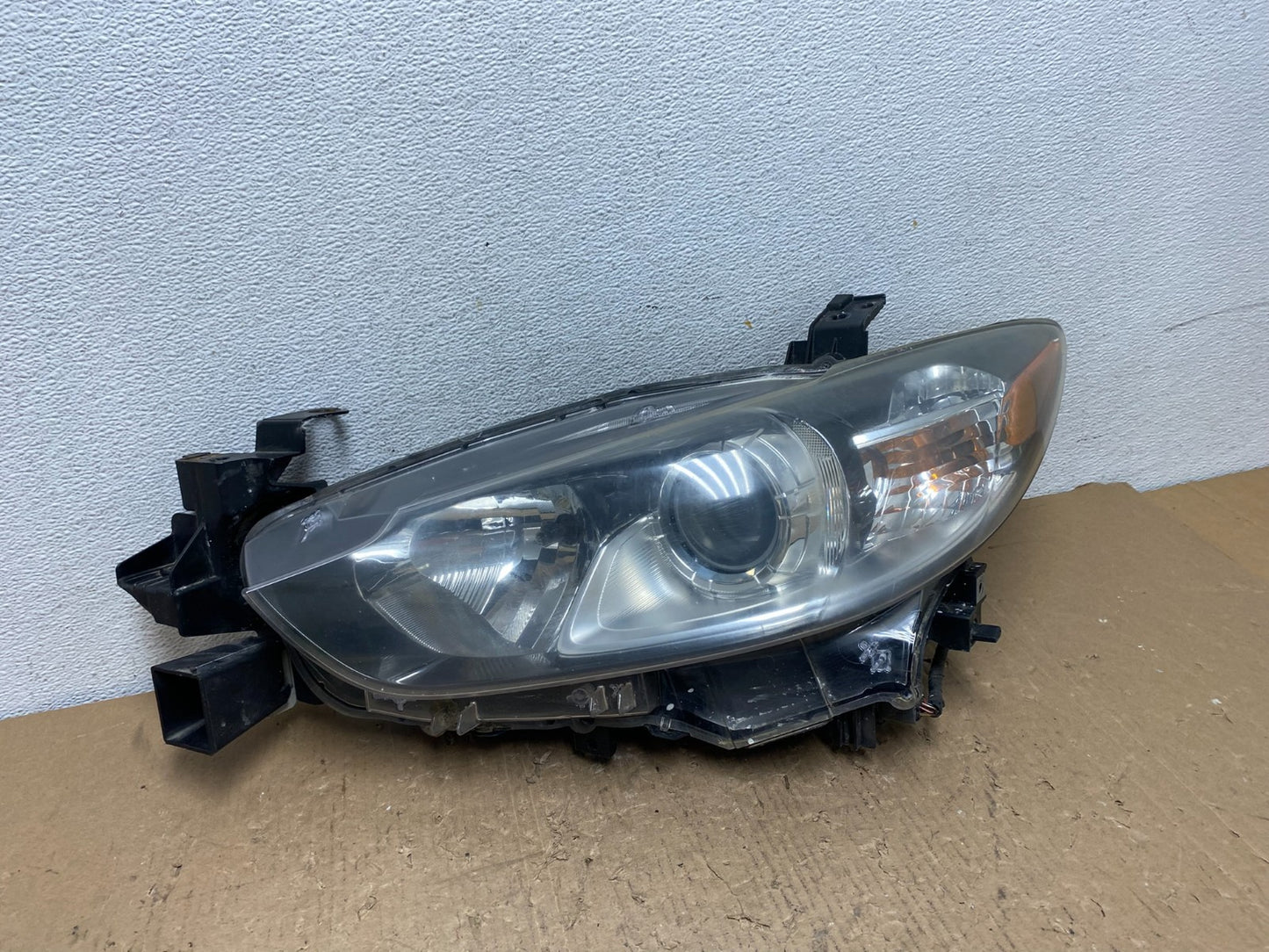 2014 to 2017 Mazda 6 Left Driver Lh Side Halogen Headlight AD8815 DW0
