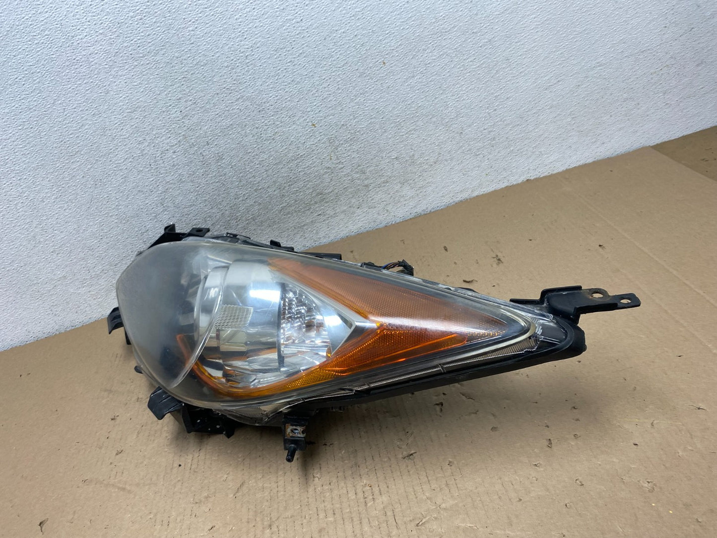 2010 - 2013 Mazda 3 Left Driver LH Halogen Headlight AF3192 DW1
