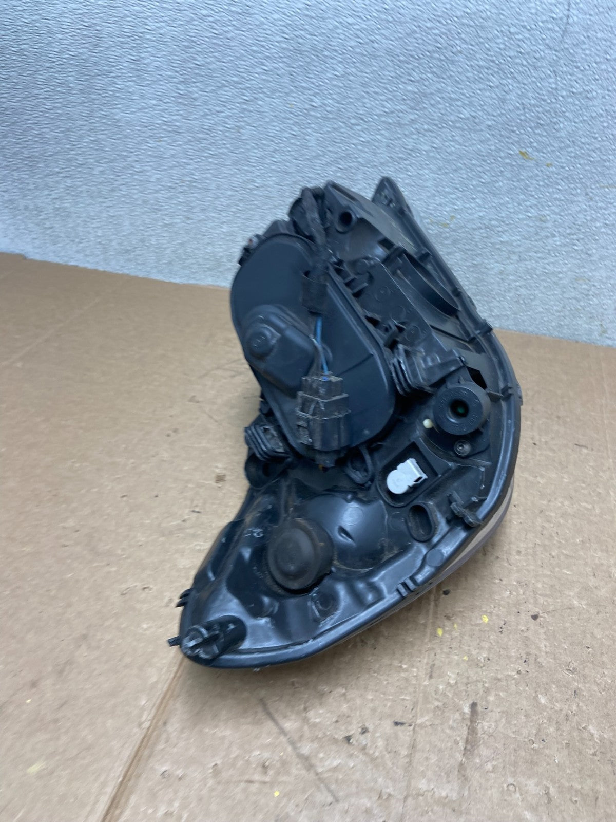 2011 to 2013 Volvo S60 Driver Left Side Headlight AA1657 PS8