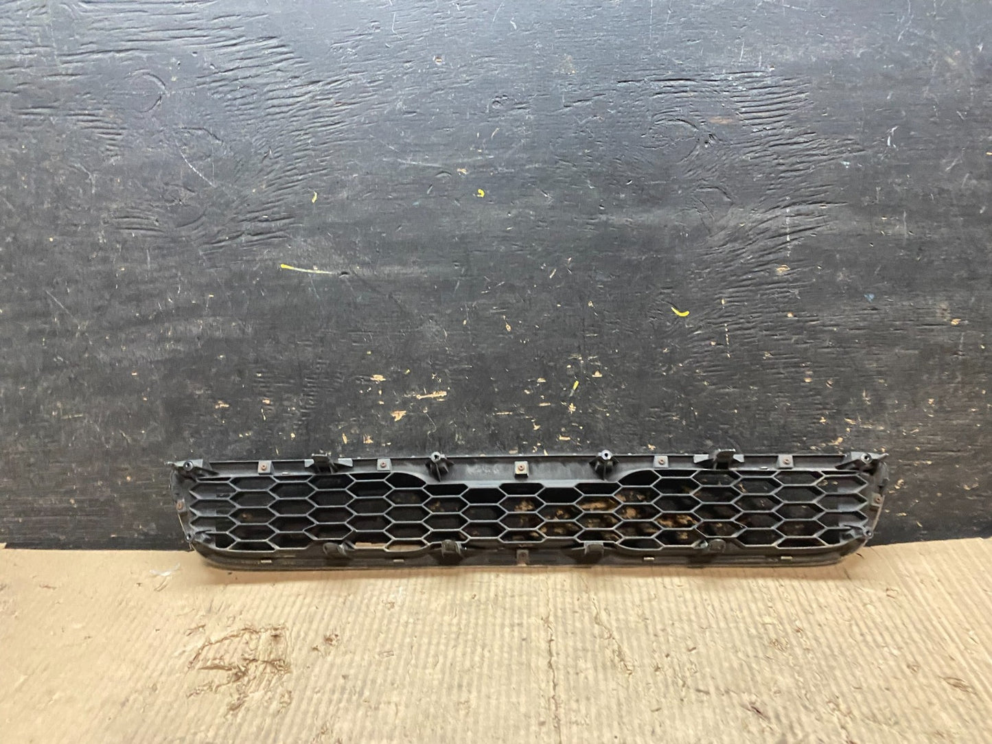 2010 to 2011 Kia Soul Upper Front Upper Engine Radiator Grill Grille V4407 DG3