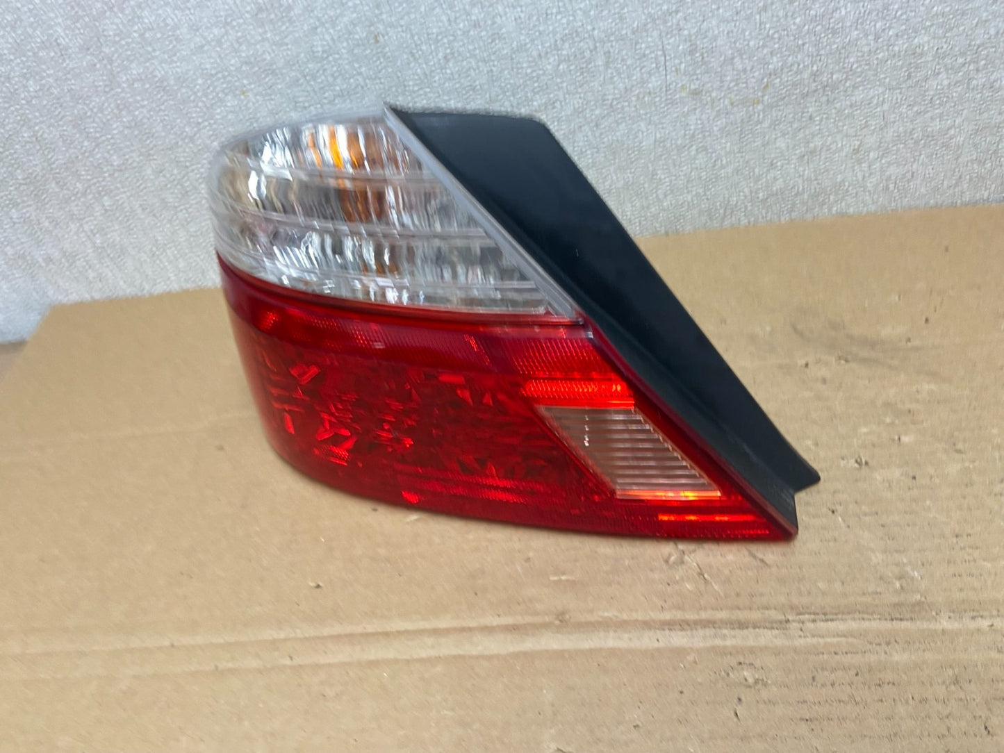 2003 to 2004 Toyota Avalon Left Driver Side Tail Light AB4491 LK1