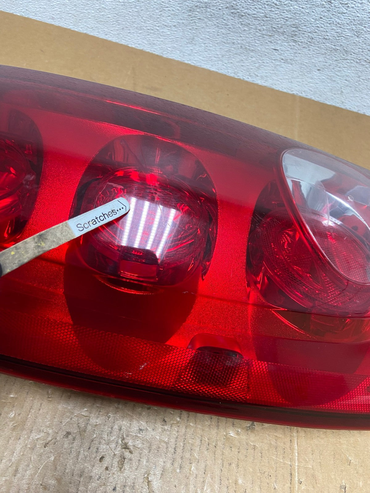 2007 to 2011 GMC Yukon Left Driver LH Side Tail Light AE0671 LK3