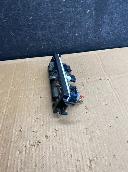 1999 to 2002 Chevrolet Silverado HVAC Heater Climate Control Module AD2333 DG2
