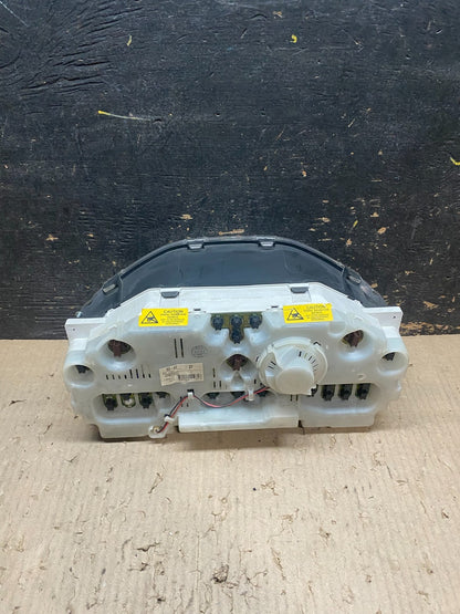 1998 to 1999 Land Rover Range Rover Speedometer Cluster Gauge x8085 DG5