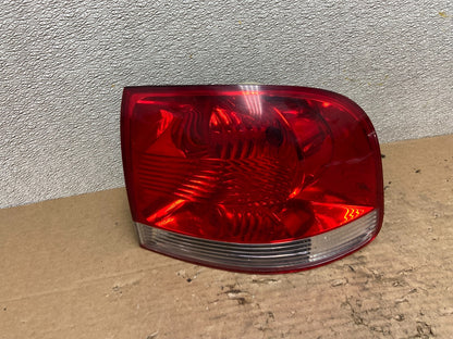 2004-2007 Volkswagen Touareg Right Passenger Side Rh Tail Light Oem AB4969 LK0