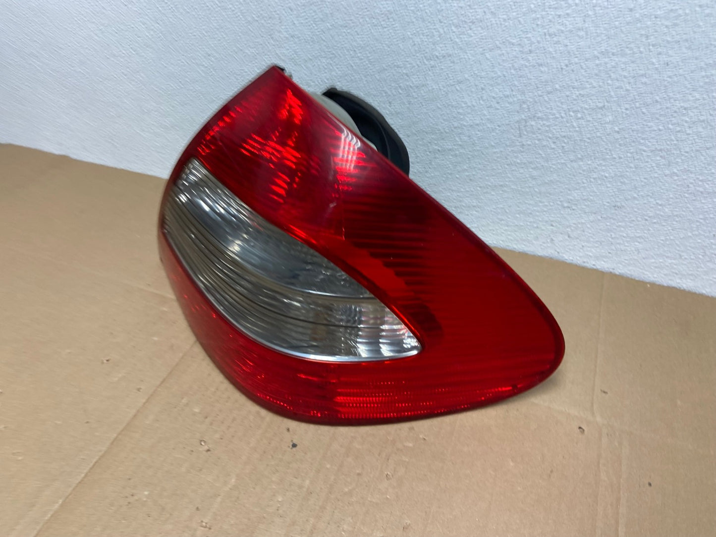 2007 - 2009 Mercedes E E320 E500 Sedan Right Passenger Tail Light OEM AB8080 LK1