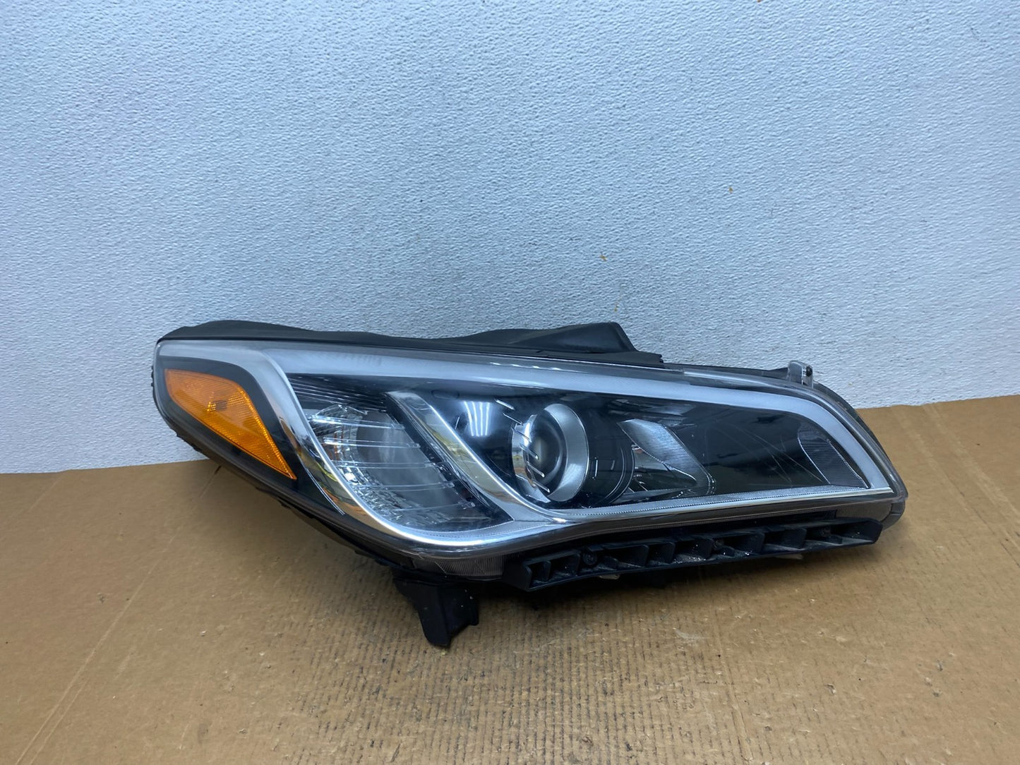 2015-2017 Hyundai Sonata Right Passenger RH Side Halogen Headlight AE1366 DW0